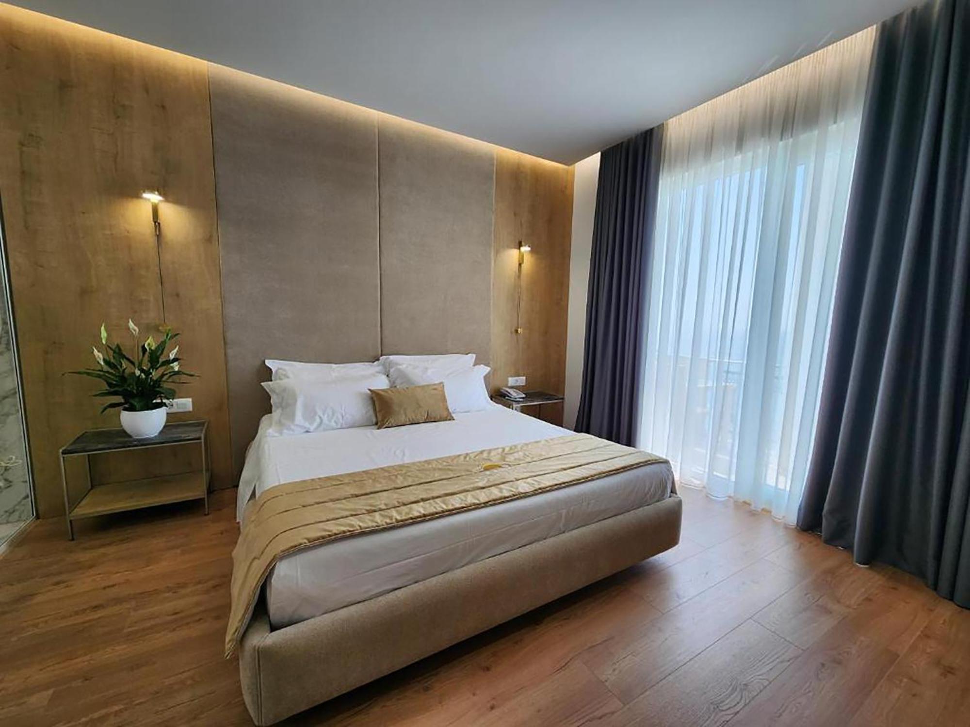 Gold Hotel Vlorë
