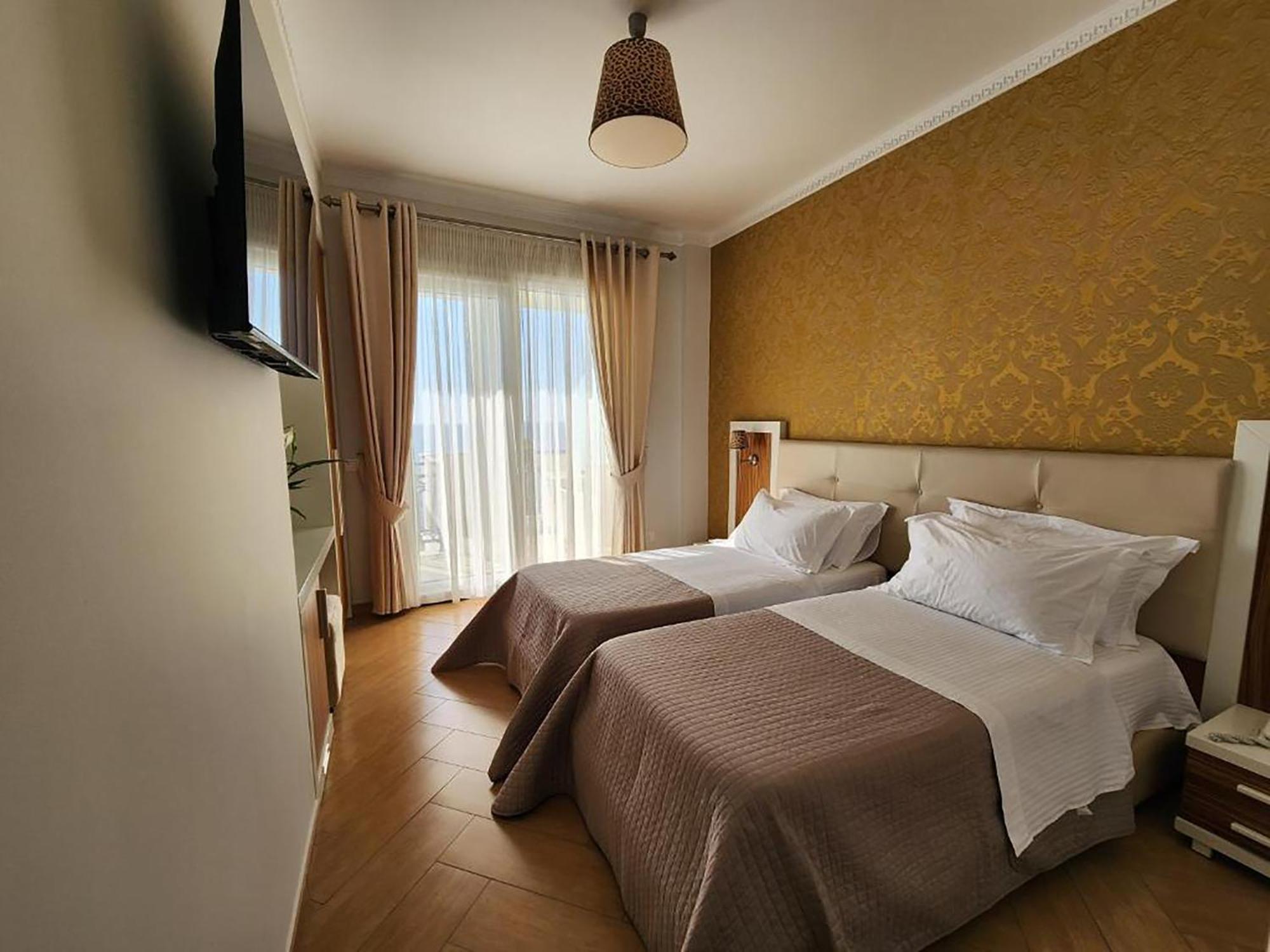 Gold Hotel