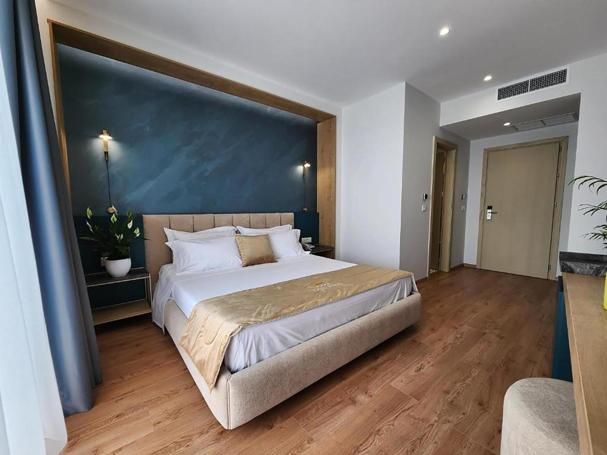 Gold 4* Vlore